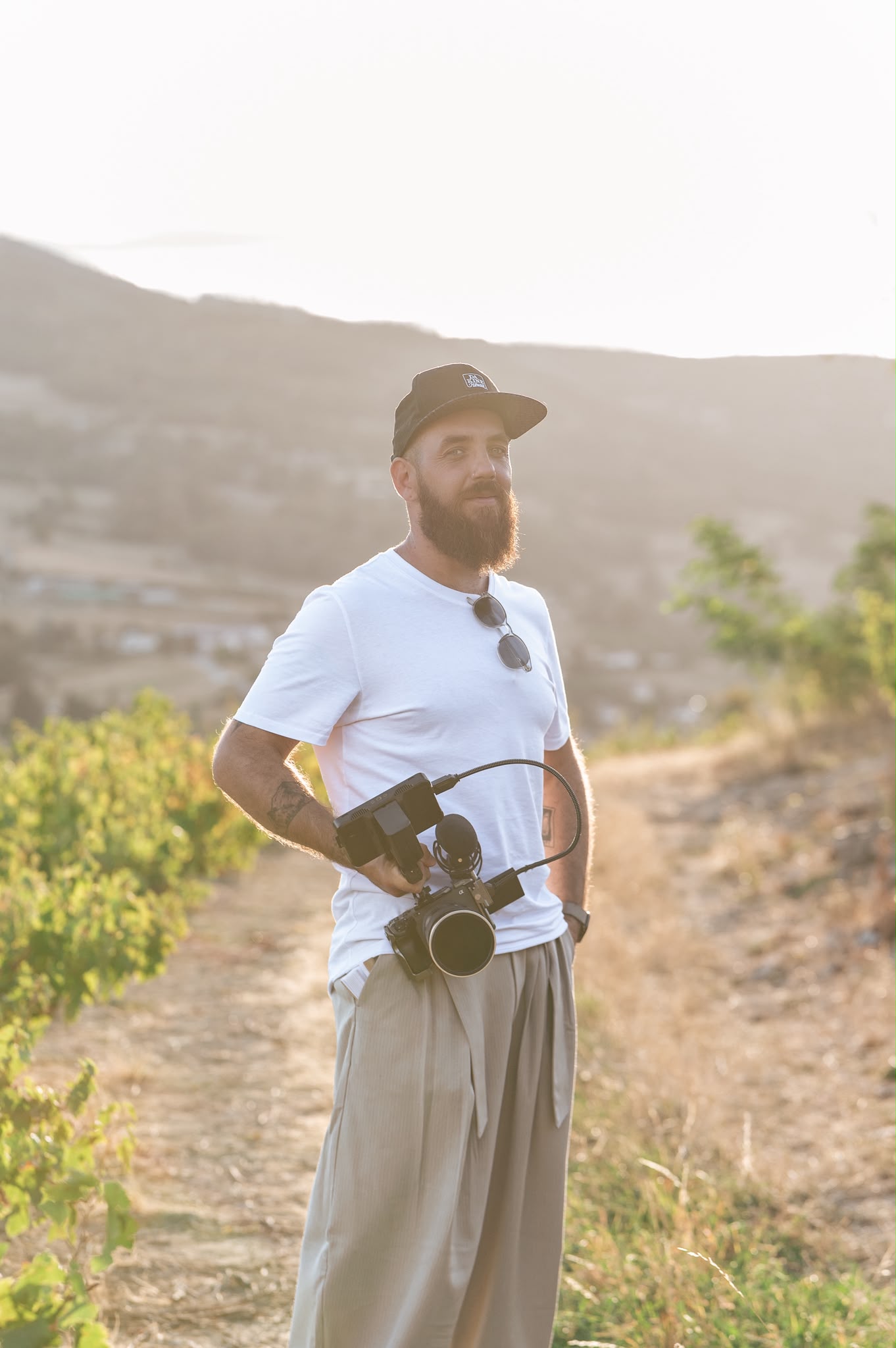 Mickael — Vidéaste de mariage Story Film, dans les vignes à l'heure dorée