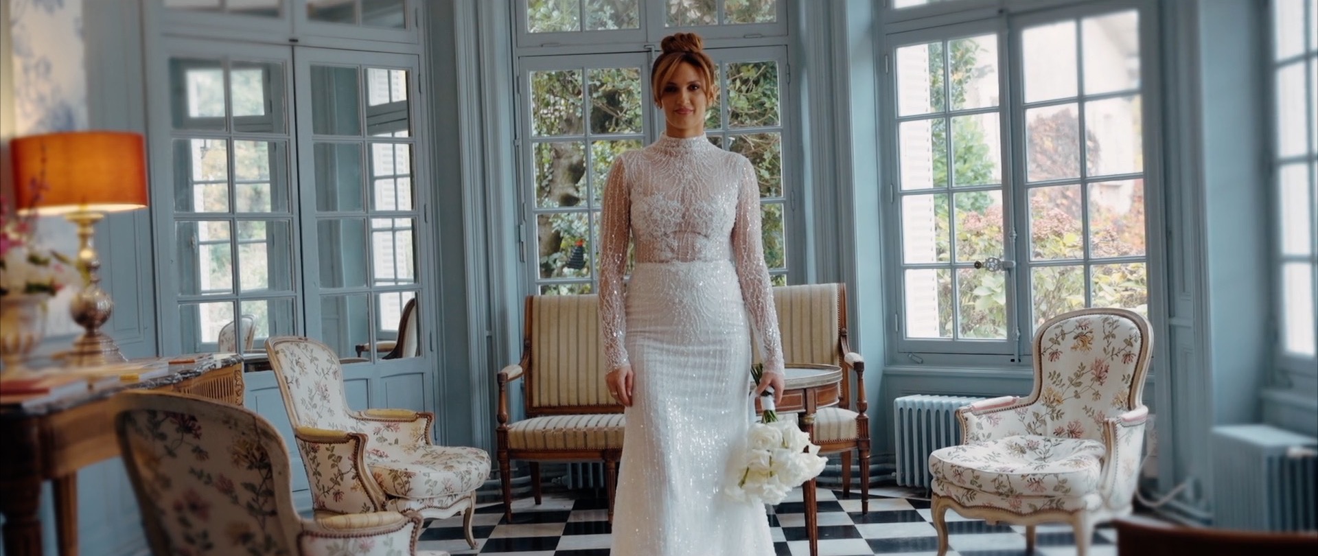 Mariée en robe de dentelle — extrait de film